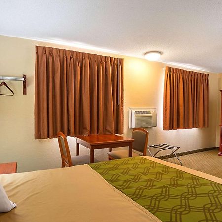 Rodeway Inn & Suites Kearney Exteriör bild