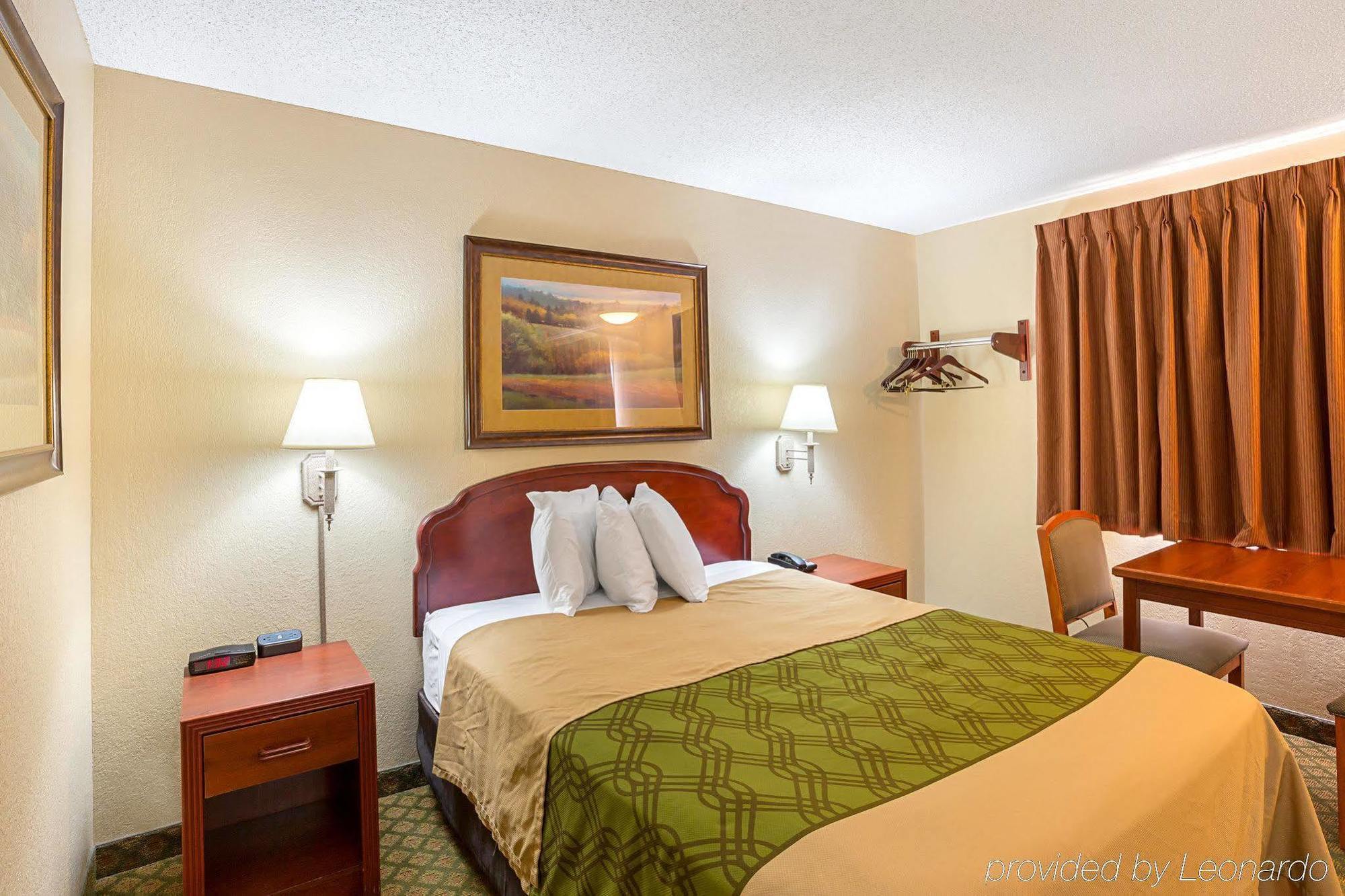 Rodeway Inn & Suites Kearney Exteriör bild