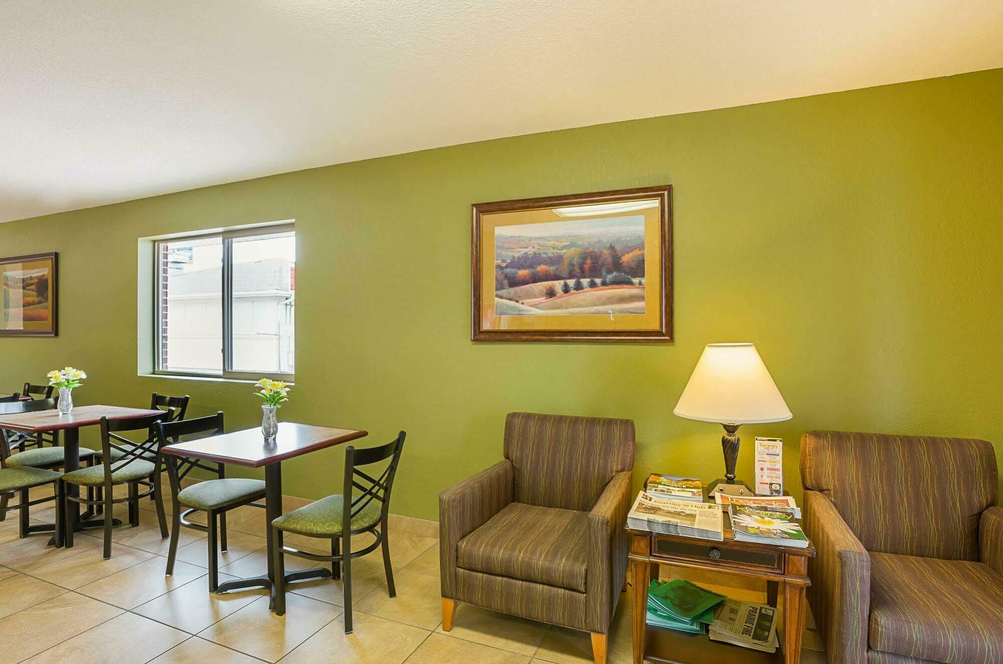 Rodeway Inn & Suites Kearney Exteriör bild