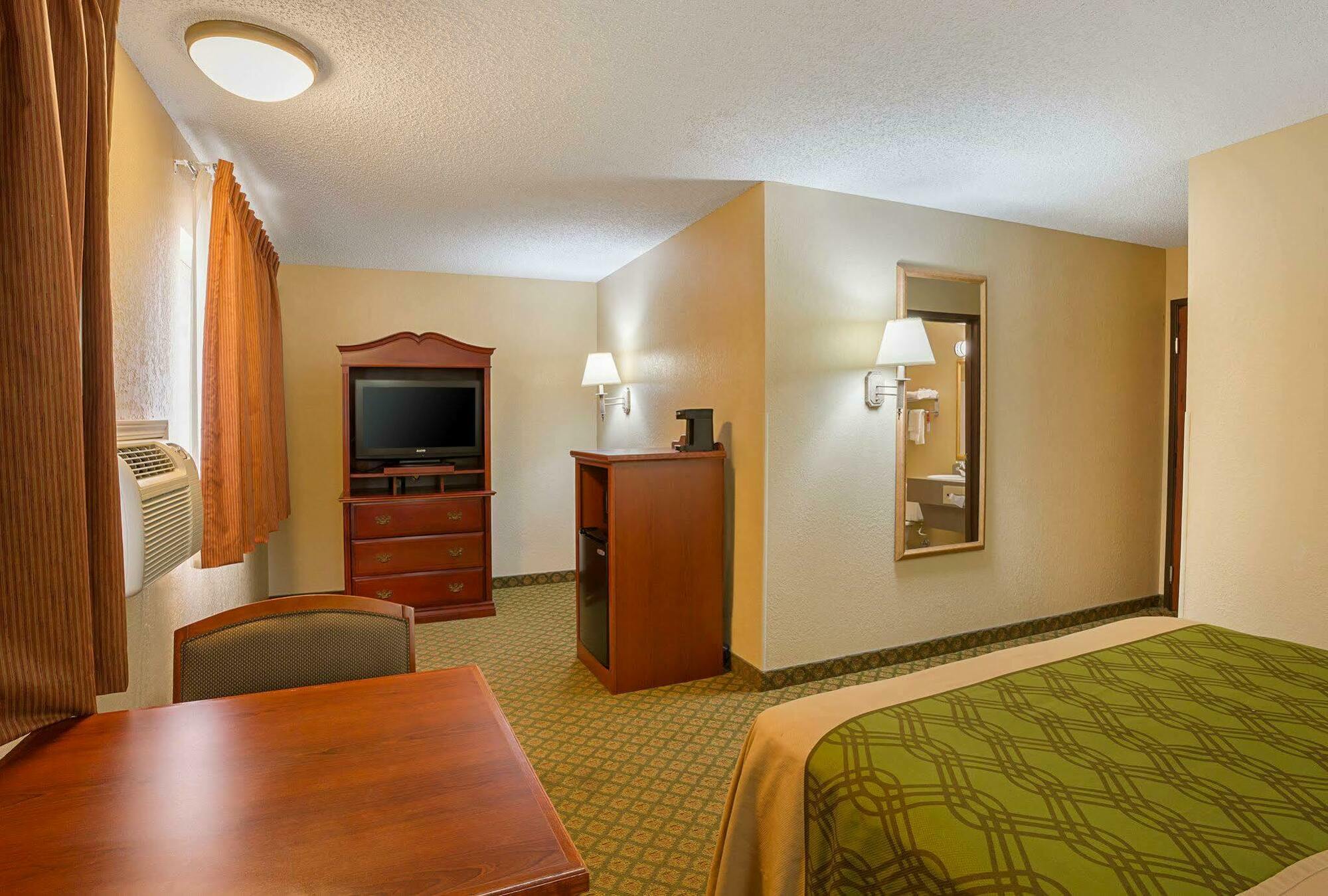 Rodeway Inn & Suites Kearney Exteriör bild