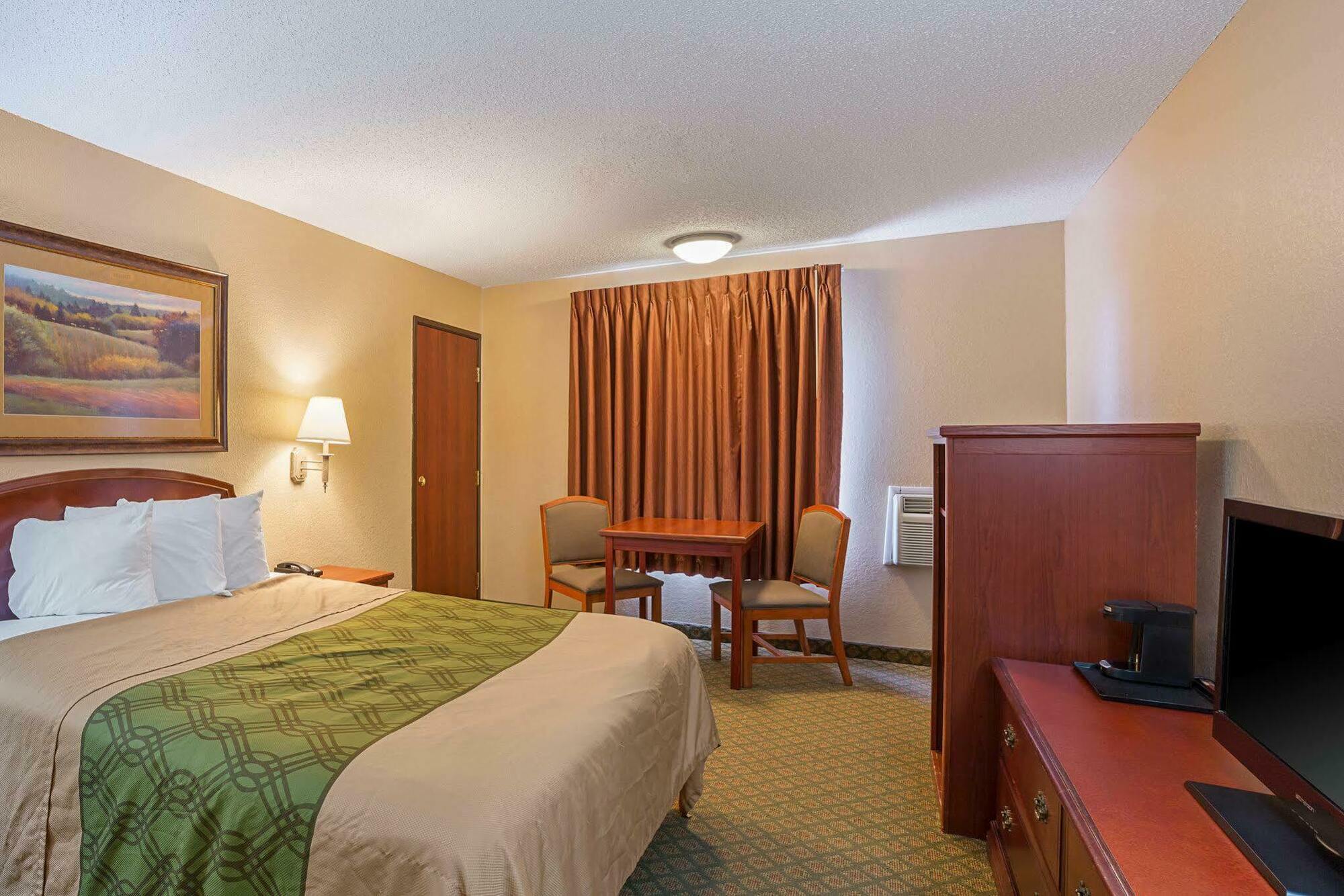 Rodeway Inn & Suites Kearney Exteriör bild