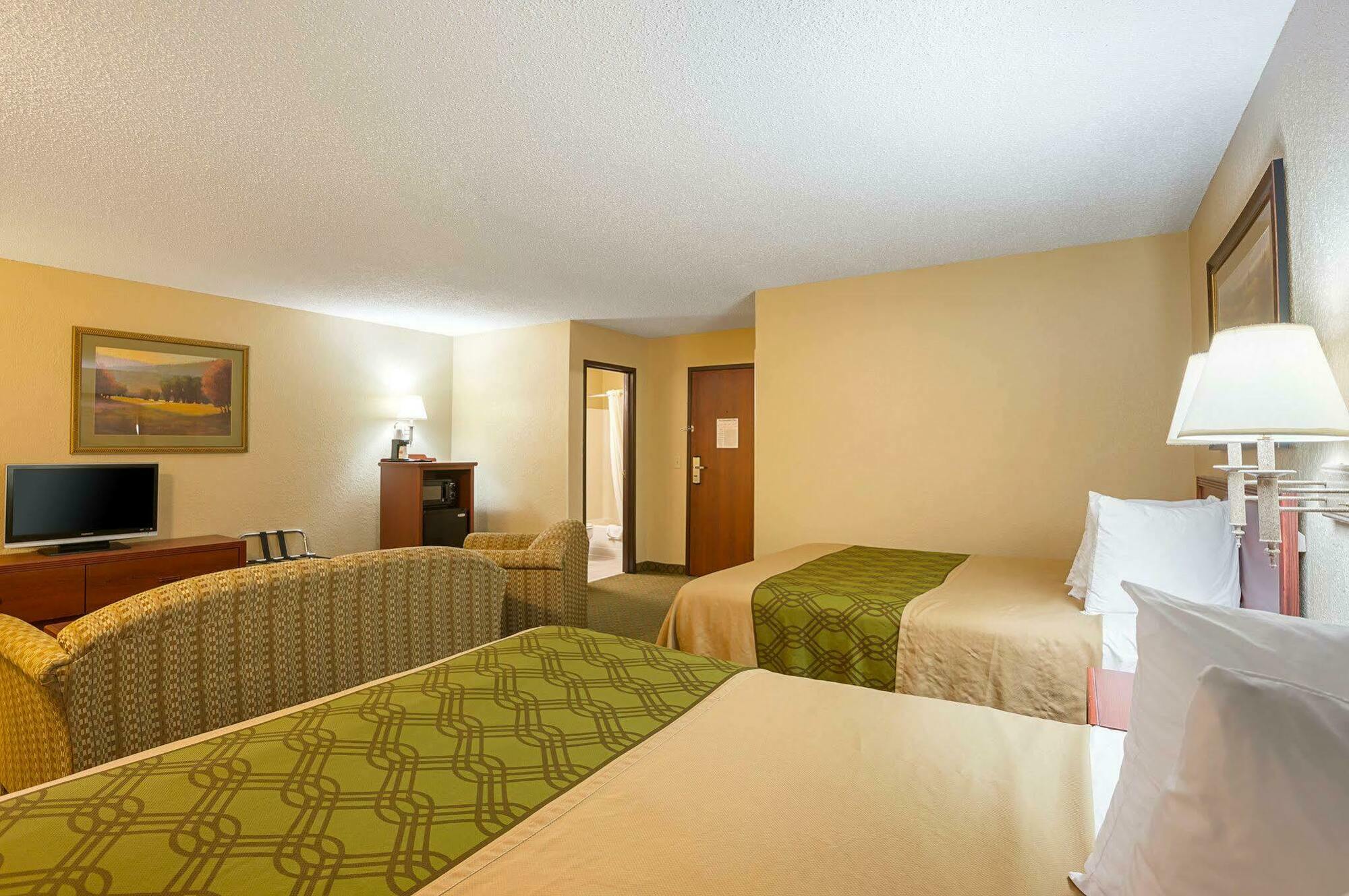 Rodeway Inn & Suites Kearney Exteriör bild
